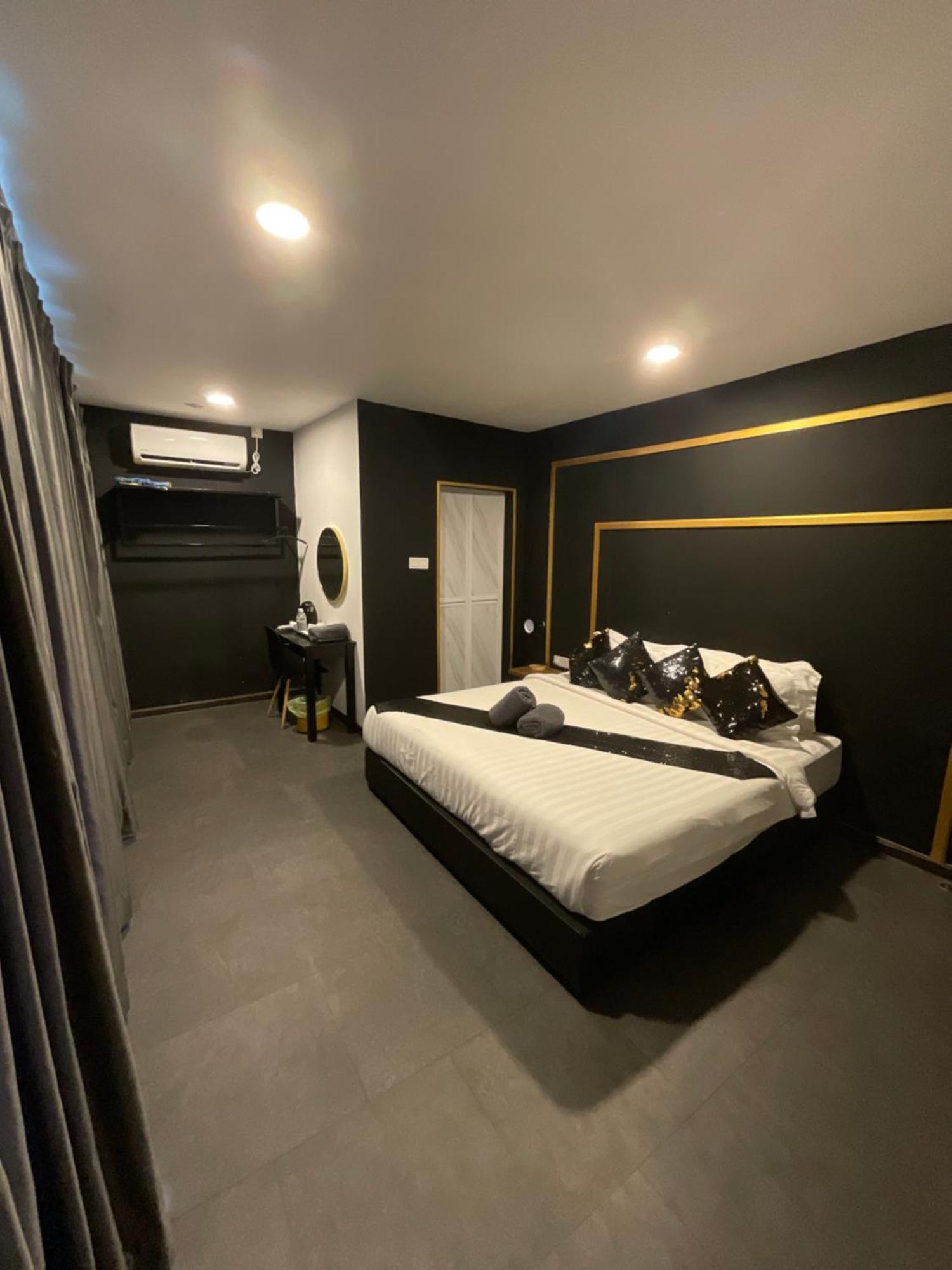 The Sky Inn Kuantan Exterior photo